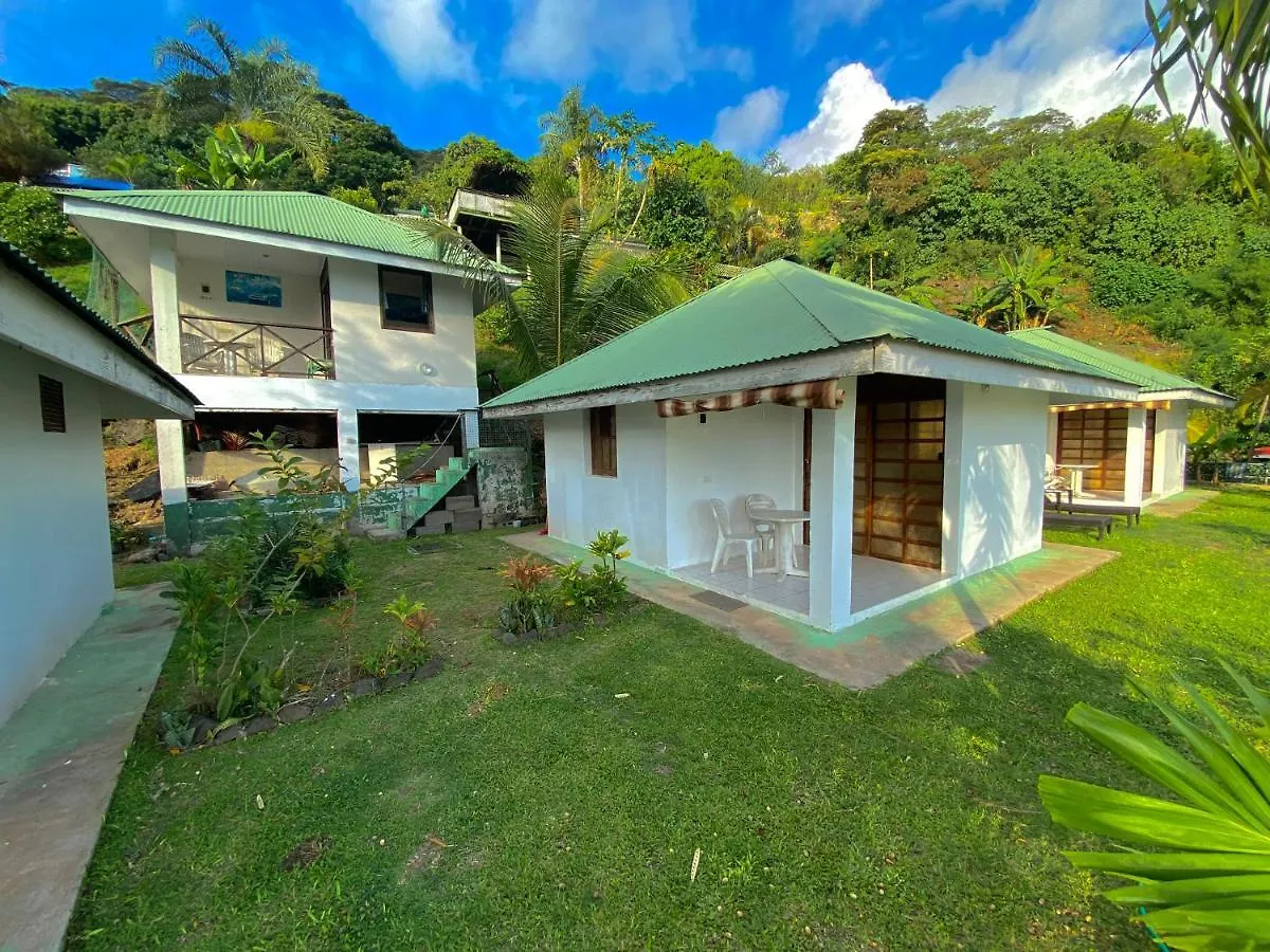 Haapiti Surf Lodge French Polynesia