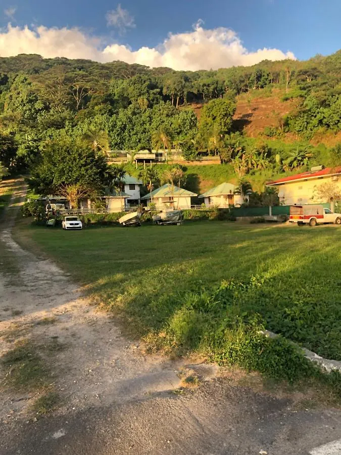 Haapiti Surf Lodge 0*,