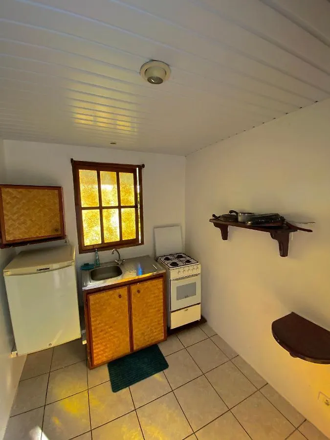 Haapiti Surf Lodge Guest house